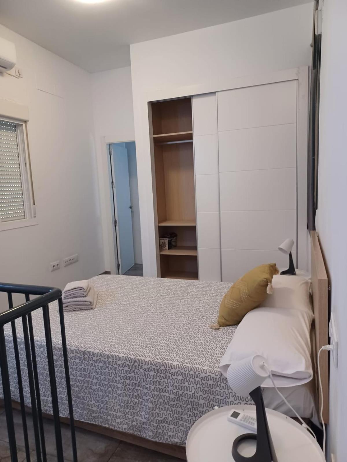Apartamento En El Casco Antiguo En Plena Alameda Sevilla Kültér fotó